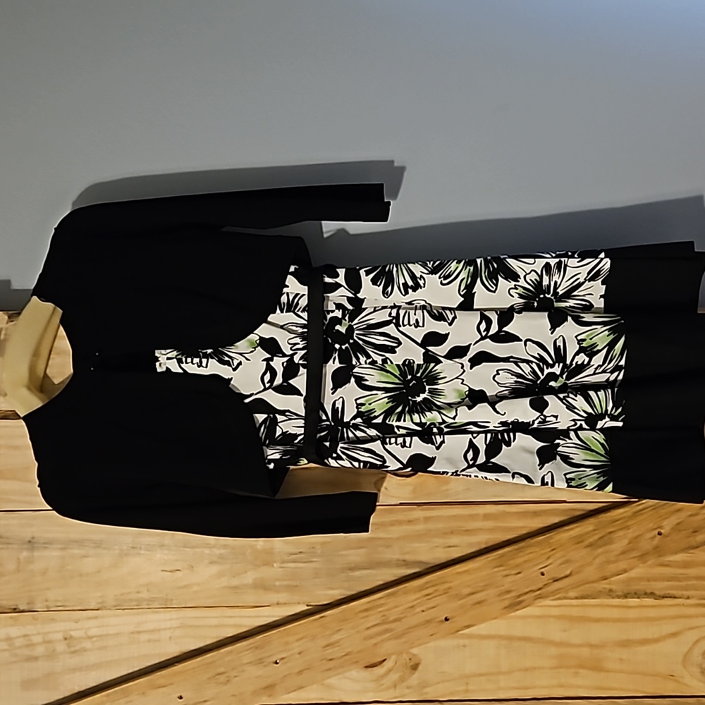 Dress - floral w/ white, black & green. Size 6P
